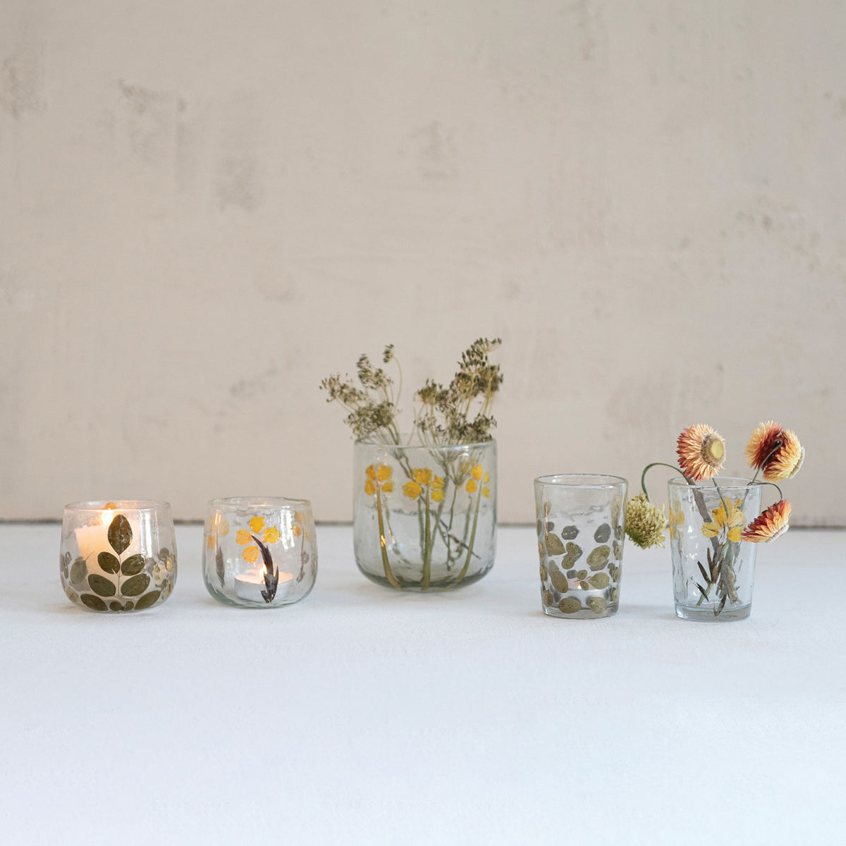Handmade Glass Tealight/Votive Holder with Embedded Natural Silk Oak Leaves, 4" Round